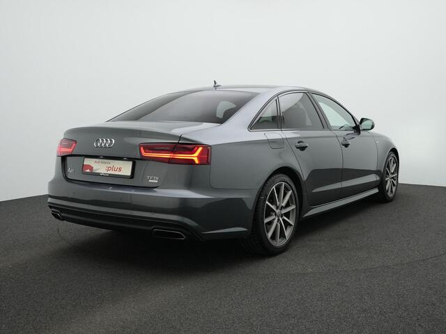 Audi A6 Limousine 1.8 TFSI 190 pk S-tronic ultra S-Line Edition | Navigatie | Parkeersensoren voor/achter | Sportonderstel | Afgevlakt sportstuur