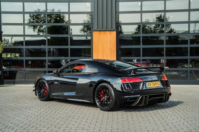 Audi A6 Avant 55 TFSIe 367 PK Quattro / Audi Exclusive / B&O / 2022 / Matrix