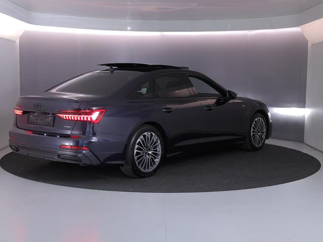 Audi A6 Limousine 50 TFSI e quattro S edition 299 pk S-tronic | SOH 91% | Navigatie | Panoramadak | Trekhaak (wegklapbaar) | Parkeersensoren (Park assist) | Rondomzicht camera | Stoelverwarming | S-Line |