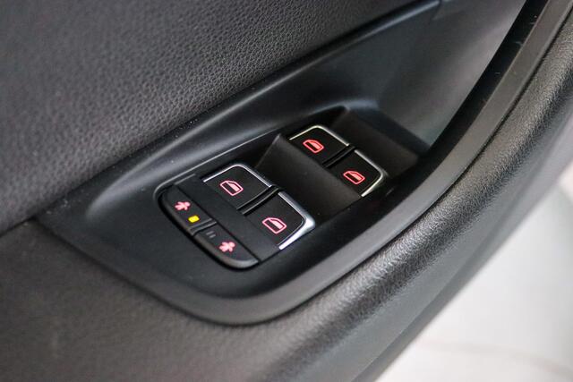 Audi A6 Avant 1.8 TFSI S-line 190PK Black optik, Trekhaak, Navigatie, Volleder, Camera, Matrix, HUD, Memory, ACC