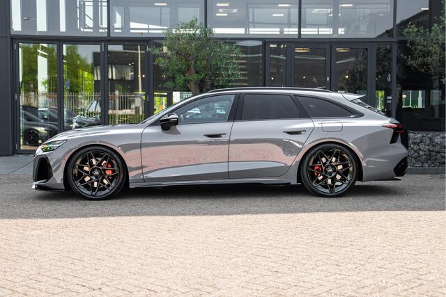 Audi A6 Avant 2.0 e-hybrid 360pk quattro ABT Aero Competition | Audi Exclusive Nardo grijs | Luchtvering | Panoramadak | B&O | Tech Pro | MMI Experience Pro | ABT EVO 21" | Trekhaak