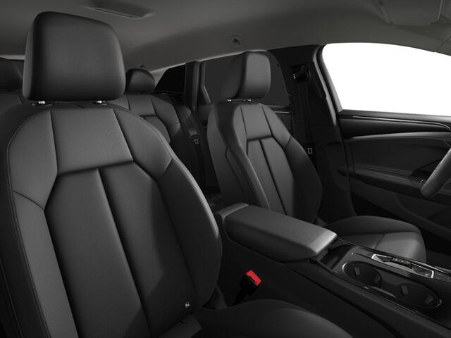 Audi A6 Avant e-tron Advanced edition 83 kWh 286PK | MMI bijrijdersscherm | Stoelverwarming | Sfeerverlichting | Trekhaak |