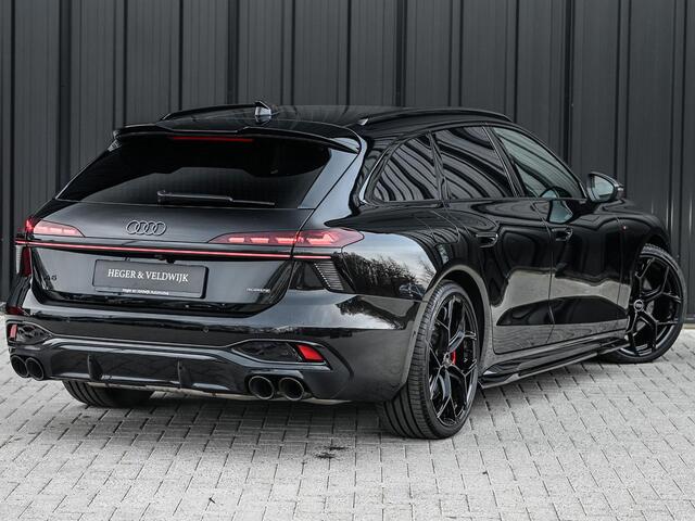 Audi A6 Avant 3.0 TFSI 368PK Quattro S-Edition Panoramadak | Luchtvering | Head-up display | 6-cilinder | Stoelgeheugen | 4-Wiel besturing | Tech Pro | Adaptive cruise control | B&O audio | S-stoelen | Ambiance verlichting | Carbon inleg | Styling kit | 4-Zone climate