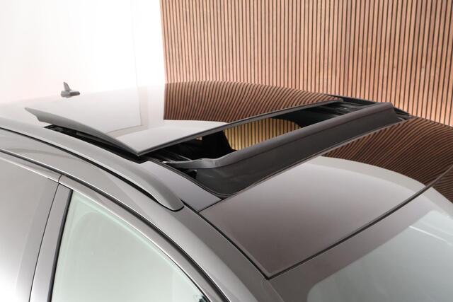Audi A6 Avant 55 TFSIe 367pk quattro Competition Luchtvering HUD Trekhaak Keyless Stoelverwarming Panoramadak Memory Stoelen
