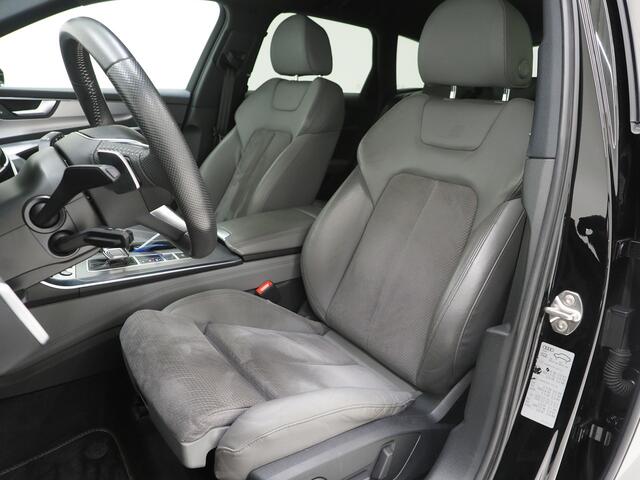 Audi A6 Avant 55 TFSI e quattro Competition | Leder/Alcantara | Memory | Cruise | PDC | Donkere Hemel | Sportstuur | Carplay