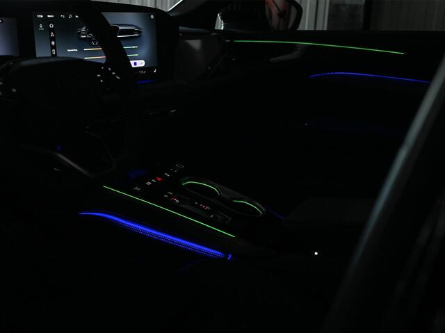 Audi A6 Avant 2.0 e-hybrid quattro S edition Competition | Panoramadak | Achterasbesturing | 360 Camera | Memory Seats | Ambiance Interieur | Stoelverwarming | Adaptive Cruise | Trekhaak | Passagiers Display |