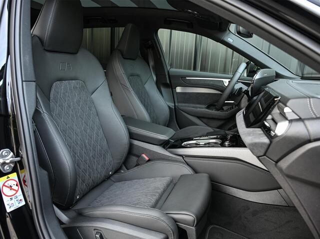 Audi A6 Avant 2.0 e-hybrid quattro S edition Competition | Panoramadak | Achterasbesturing | 360 Camera | Memory Seats | Ambiance Interieur | Stoelverwarming | Adaptive Cruise | Trekhaak | Passagiers Display |