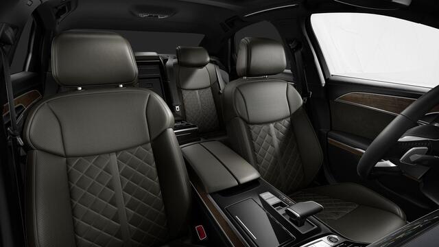 Audi A8 60 TFSI e quattro | 462 PK | SoH 89% | Panoramadak | Digitale Matrix LED koplampen | Nachtzicht assistent | Head-up display | 360 graden Area view | 21" LM velgen | S line | Luchtvering | Vierwielbesturing |