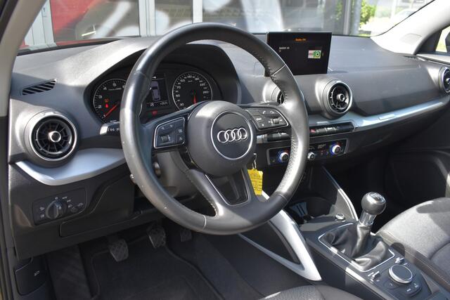 Audi Q2 30 TFSi Sport S-line Edition / Verwarmbare voorstoelen / Clima / Navi / Sportstoelen
