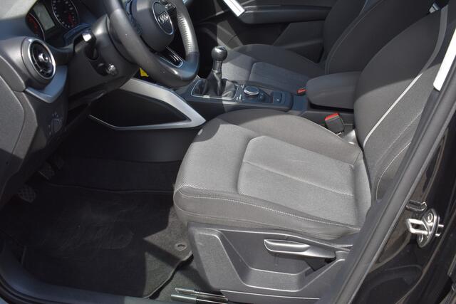 Audi Q2 30 TFSi Sport S-line Edition / Verwarmbare voorstoelen / Clima / Navi / Sportstoelen