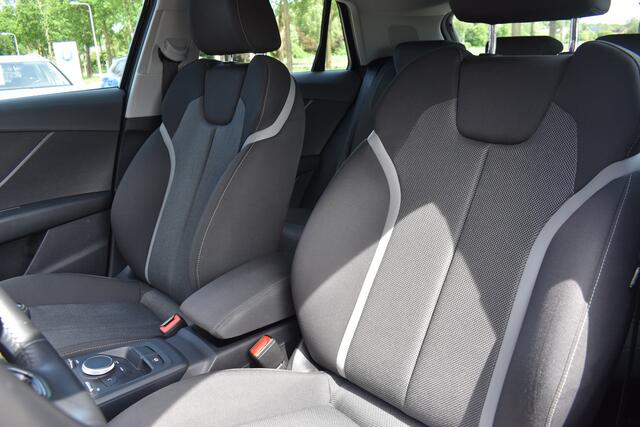 Audi Q2 30 TFSi Sport S-line Edition / Verwarmbare voorstoelen / Clima / Navi / Sportstoelen