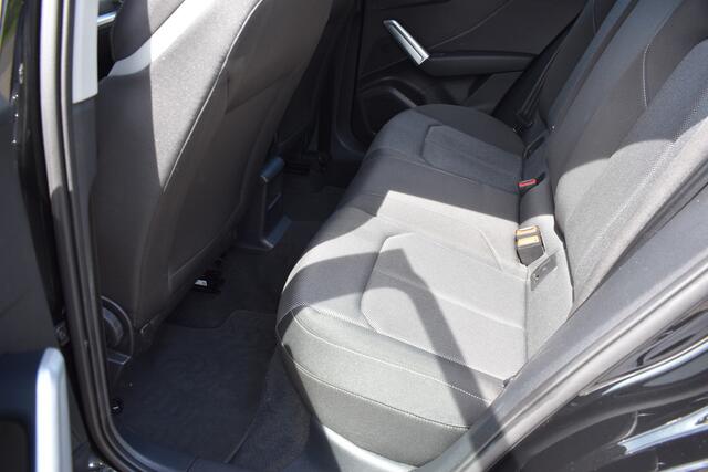 Audi Q2 30 TFSi Sport S-line Edition / Verwarmbare voorstoelen / Clima / Navi / Sportstoelen
