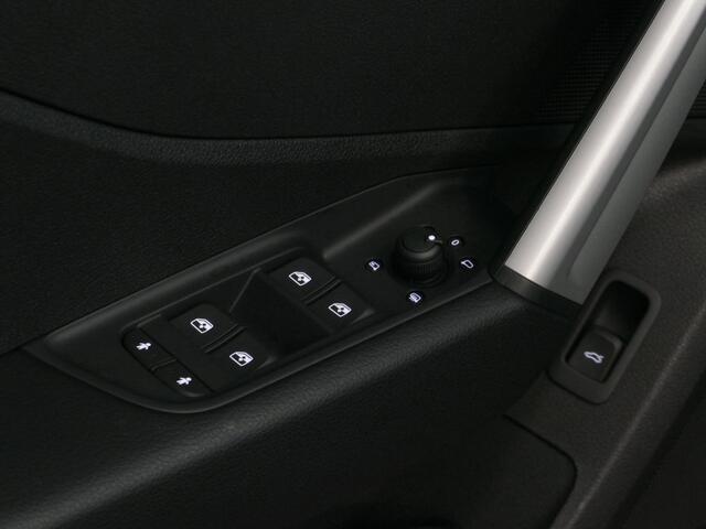 Audi Q2 35 TFSI 1.5 S EDITION 150PK VIR.COCKPIT CARPLAY NAVI CAMERA MATRIX LED STOELVERW. PDC 02/2024