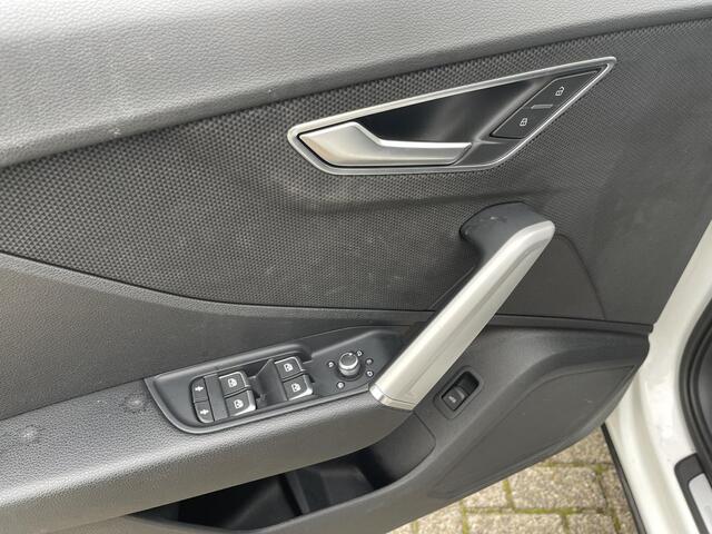 Audi Q2 35 TFSI S Edition 17"/Keyless/Camera/Matrix LED/PDC v+a/Elektrische Klep/Stoelverwarming