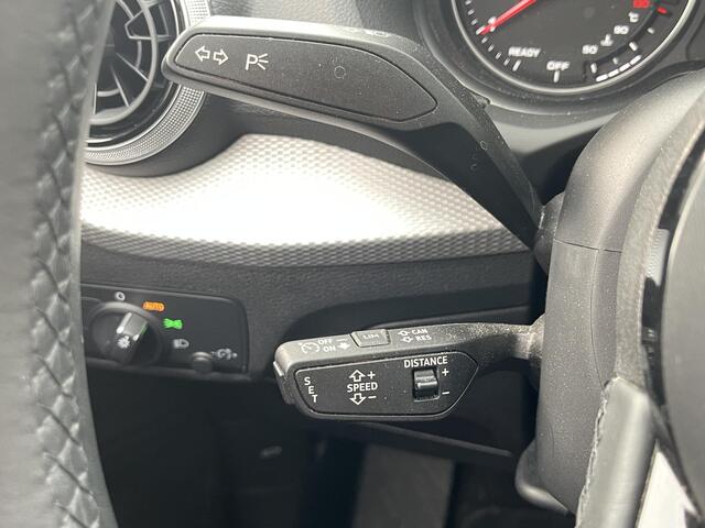 Audi Q2 35 TFSI S Edition 17"/Keyless/Camera/Matrix LED/PDC v+a/Elektrische Klep/Stoelverwarming