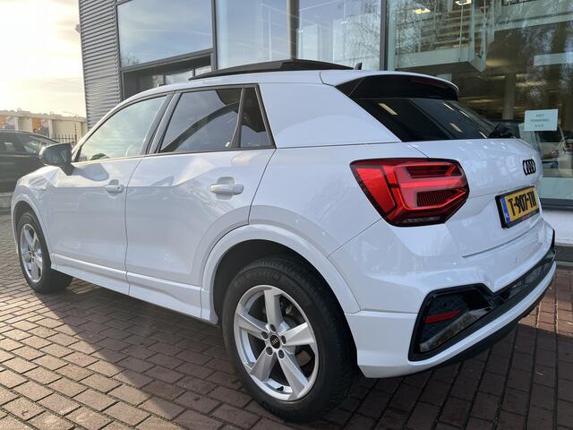 Audi Q2 35 TFSI S Edition / Panoramadak / Optiek zwart / Privacy glass / Matrix / Stoelverwarming / Afneembare trekhaak