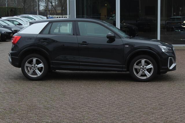 Audi Q2 35 TFSI Business Edition / Virtual Cockpit / Apple CarPlay / ACC / DAB / Keyless / 17'' / Matrix LED / Stoelverwarming / Elektr. achterklep