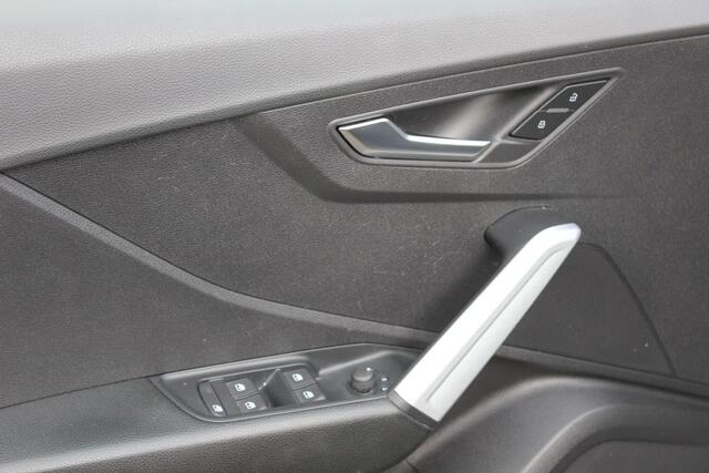 Audi Q2 30 TFSI Design PDC, LM Velgen!