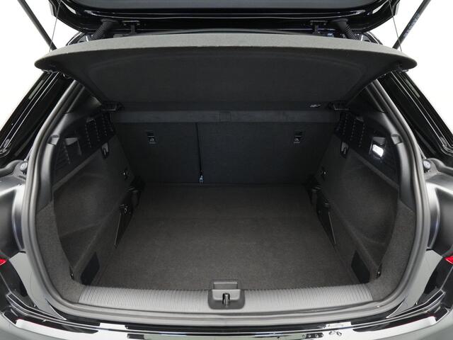 Audi Q2 35 TFSI 150pk S Edition Virtual Cockpit S Line Black