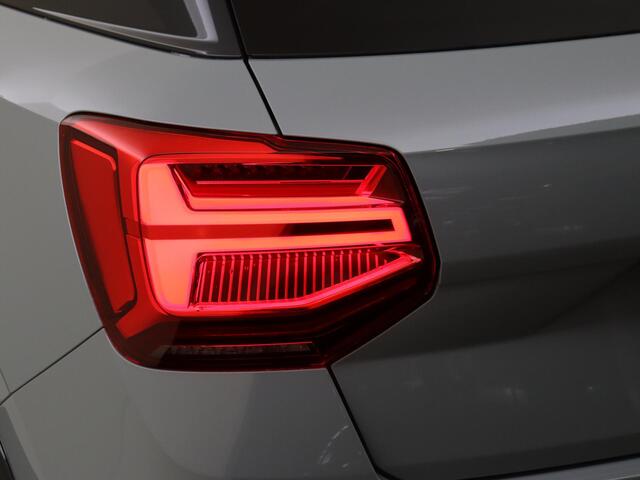 Audi Q2 35 TFSI S Edition | Achteruitrijcamera | Stoelverwarming | Virtual cockpit | Panoramadak | CarPlay | Climate control |