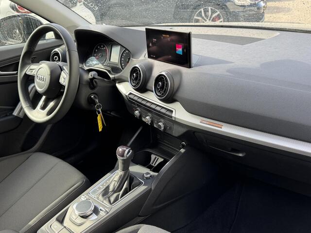 Audi Q2 35 TFSI S Edition | Camera | ACC | Navi | Extra getint glas | LM velgen | Verwarmde voorstoelen | LED - Kop / Achterlichten ( Vestiging - Nieuwegein )