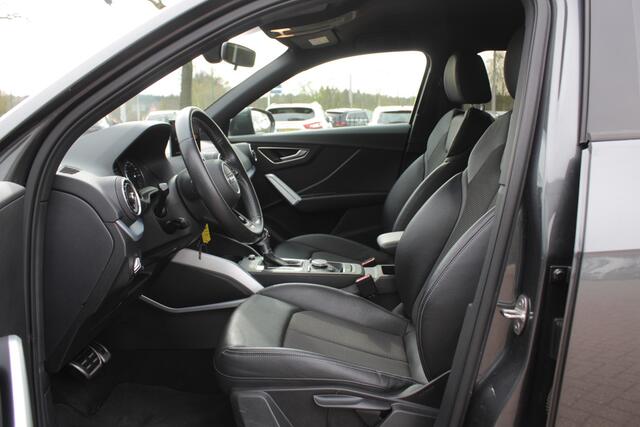 Audi Q2 35 TFSI CoD Sport 3x S-Line / Trekhaak / Navigatie / Parkeerhulp achter / Cruise Control / Getint glas / Climate Control