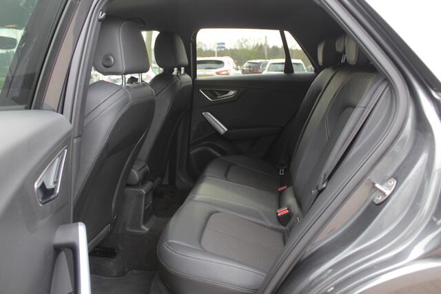 Audi Q2 35 TFSI CoD Sport 3x S-Line / Trekhaak / Navigatie / Parkeerhulp achter / Cruise Control / Getint glas / Climate Control