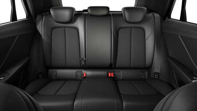 Audi Q2 35 TFSI 150 S tronic S edition Automaat | S line-interieur met sportstoelen en zwarte stoffen-kunstlederen bekleding | Matrix-ledkoplampen met Audi-laserlicht, ledachterlichten, lichtanimatie, dynamische knipperlichten | Velgen, 5-arm-ster, 7Jx17 | Parkee