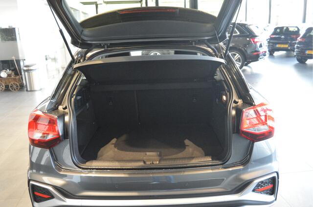 Audi Q2 35 TFSI S-LINE navi clima cruise led pdc trekhaak 150 pk !!