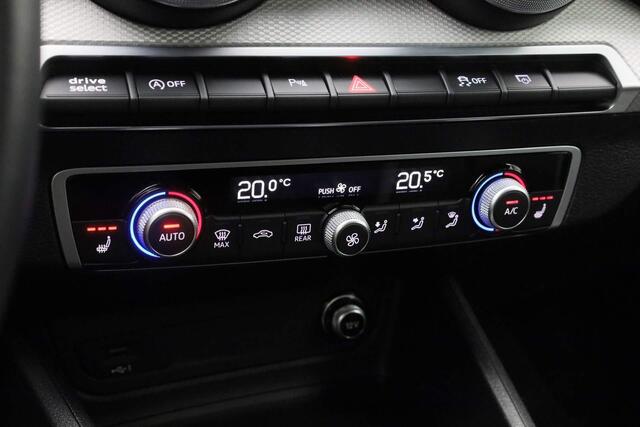 Audi Q2 35 TFSI 150 pk S-tronic Business Edition / S-Line ext. | Keyless | Matrix LED | Camera | ACC | 17 inch