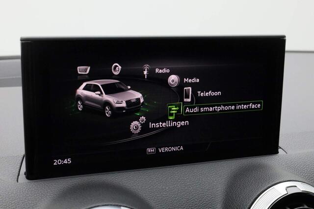 Audi Q2 35 TFSI 150 pk S-tronic Business Edition / S-Line ext. | Keyless | Matrix LED | Camera | ACC | 17 inch
