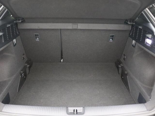 Audi Q2 30 TFSI S Edition 110PK S-Line, Virtual Cockpit, LED-Matrix verlichting, Adaptieve Cruise Controle, Parkeersensoren achter, Clima, Navi, 17" LM Velgen