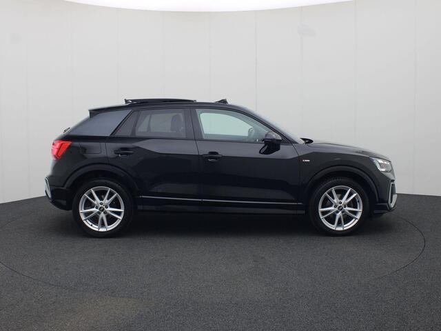Audi Q2 35 TFSI/150PK S Line · Panoramadak · Navigatie · Camera + Parkeersensoren