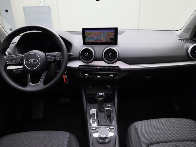Audi Q2 35 TFSI/150PK S Line · Panoramadak · Navigatie · Camera + Parkeersensoren