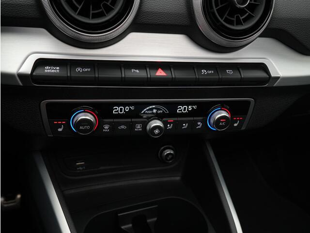 Audi Q2 35 TFSI 150 pk S-tronic S Edition / S-Line | Panoramadak | Matrix LED | Bang & Olufsen | Leder/alcantara | Achteruitrijcamera