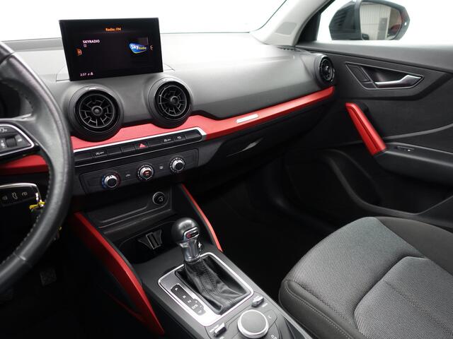 Audi Q2 1.6 TDI Sport Aut- Panoramadak, Park Assist, Cruise, Clima, Navigatie, Privacy glass