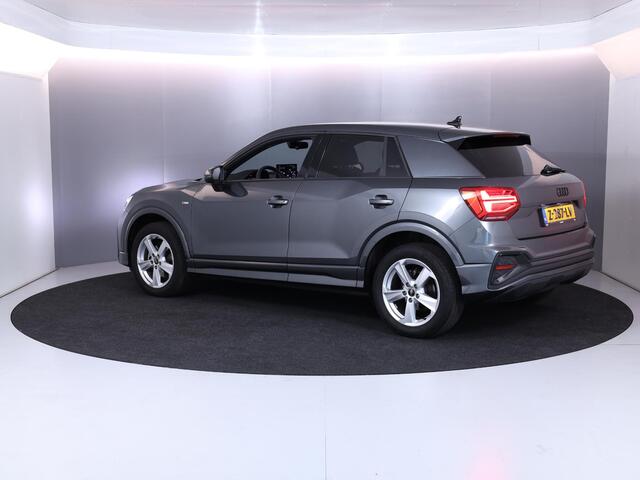 Audi Q2 35 TFSI S Edition 150 pk S-tronic | Verlengde garantie | Navigatie | Parkeersensoren achter | Adaptieve cruise control | Matrix LED koplampen | S-line |