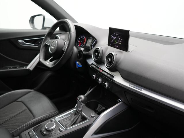 Audi Q2 35 TFSI 2x S Line 150pk | Camera | LED | Carplay | Sportsoelen Half Leder | Stoelverwarming | Cruise Control | 18'' L.M. | DAB |