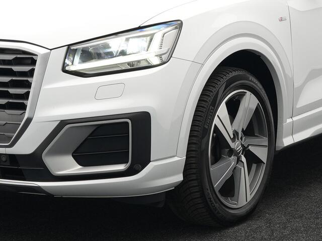 Audi Q2 35 TFSI 2x S Line 150pk | Camera | LED | Carplay | Sportsoelen Half Leder | Stoelverwarming | Cruise Control | 18'' L.M. | DAB |