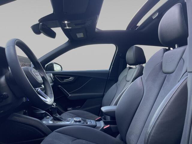 Audi Q2 35 TFSI S-line Black Sonos Pano Matrix