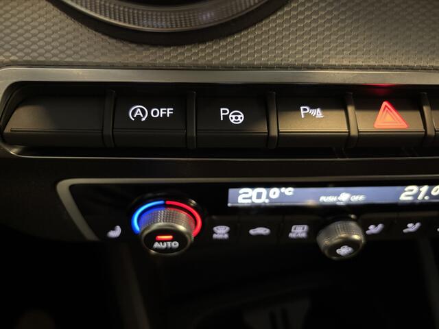 Audi Q2 35 TFSI / Panoramadak / Virtual / vol LEER / Dab+ / Apple Carplay / Parkassist / full LED / Camera / MMI Touch / Navi - Elek achterklep -