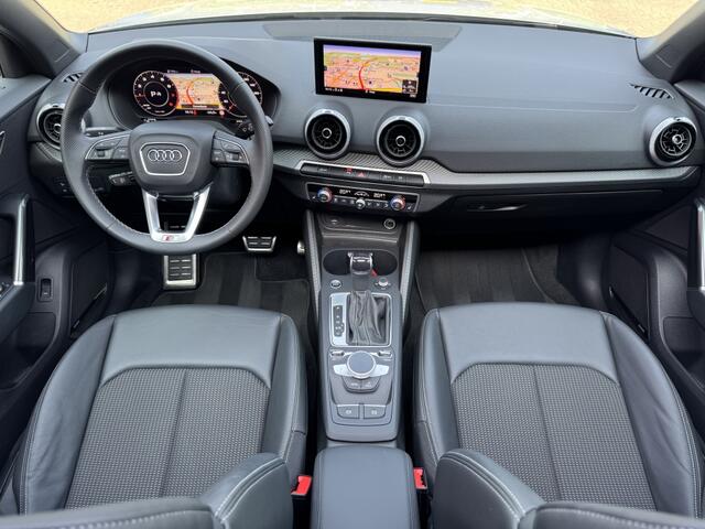 Audi Q2 35 TFSI S-Line Black Edition Pano Sonos Matrix Sfeerverlichting