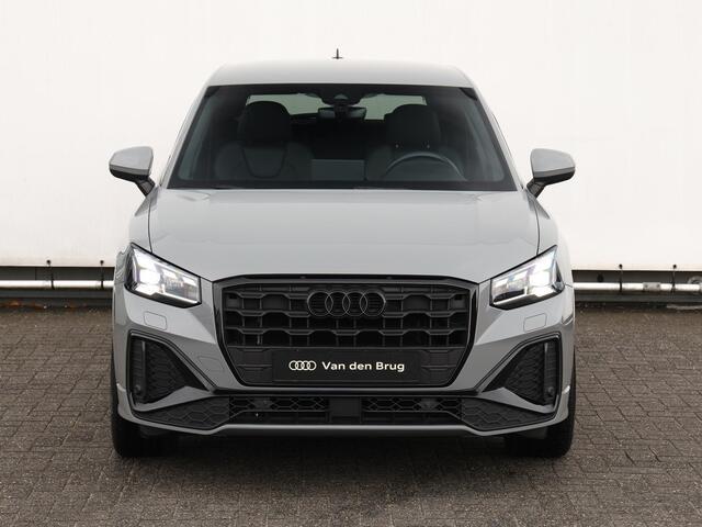 Audi Q2 30 TFSI S Edition 110 PK | Audi Exclusive Nardo Grijs | LED | Stoelverwarming | Cruise Control | Navigatie | 18'' inch |