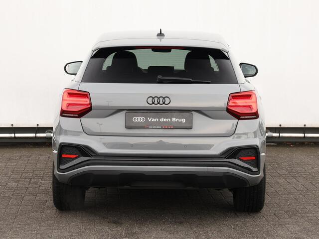 Audi Q2 30 TFSI S Edition 110 PK | Audi Exclusive Nardo Grijs | LED | Stoelverwarming | Cruise Control | Navigatie | 18'' inch |