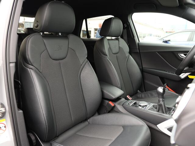Audi Q2 30 TFSI S Edition 110 PK | Audi Exclusive Nardo Grijs | LED | Stoelverwarming | Cruise Control | Navigatie | 18'' inch |
