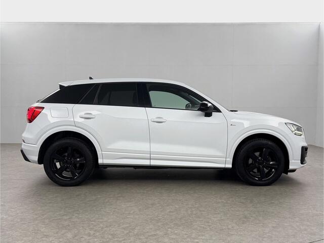 Audi Q2 35 TFSI CoD S-line 150PK LED Clima Cruise Navigatie PDC 17''LMV