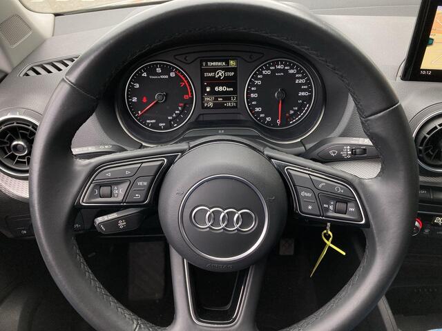 Audi Q2 35 TFSI/150PK Pro Line · Navigatie · Parkeersensoren · App connect
