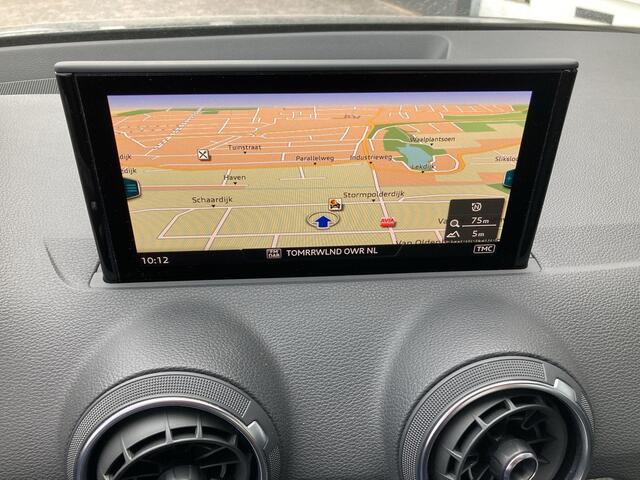 Audi Q2 35 TFSI/150PK Pro Line · Navigatie · Parkeersensoren · App connect