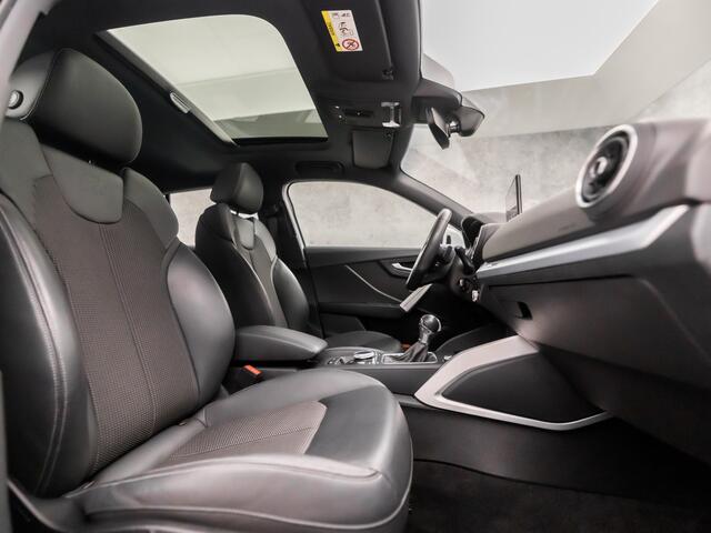 Audi Q2 35 TFSI S-Line Sport 150Pk Automaat (SCHUIFDAK, VIRTUAL COCKPIT, GROOT NAVI, ADAPTIVE CRUISE, STOELVERWARMING, CAMERA, LEDER, ELEK ACHTERKLEP, PLAT S-LINE SPORTSTUUR, NIEUWSTAAT)