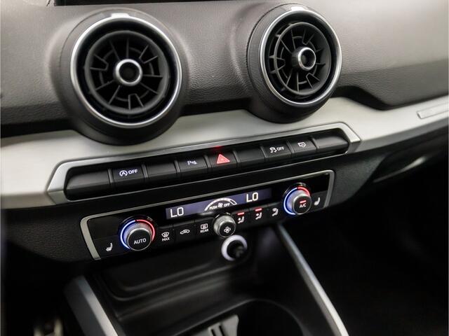 Audi Q2 35 TFSI S-Line Sport 150Pk Automaat (SCHUIFDAK, VIRTUAL COCKPIT, GROOT NAVI, ADAPTIVE CRUISE, STOELVERWARMING, CAMERA, LEDER, ELEK ACHTERKLEP, PLAT S-LINE SPORTSTUUR, NIEUWSTAAT)